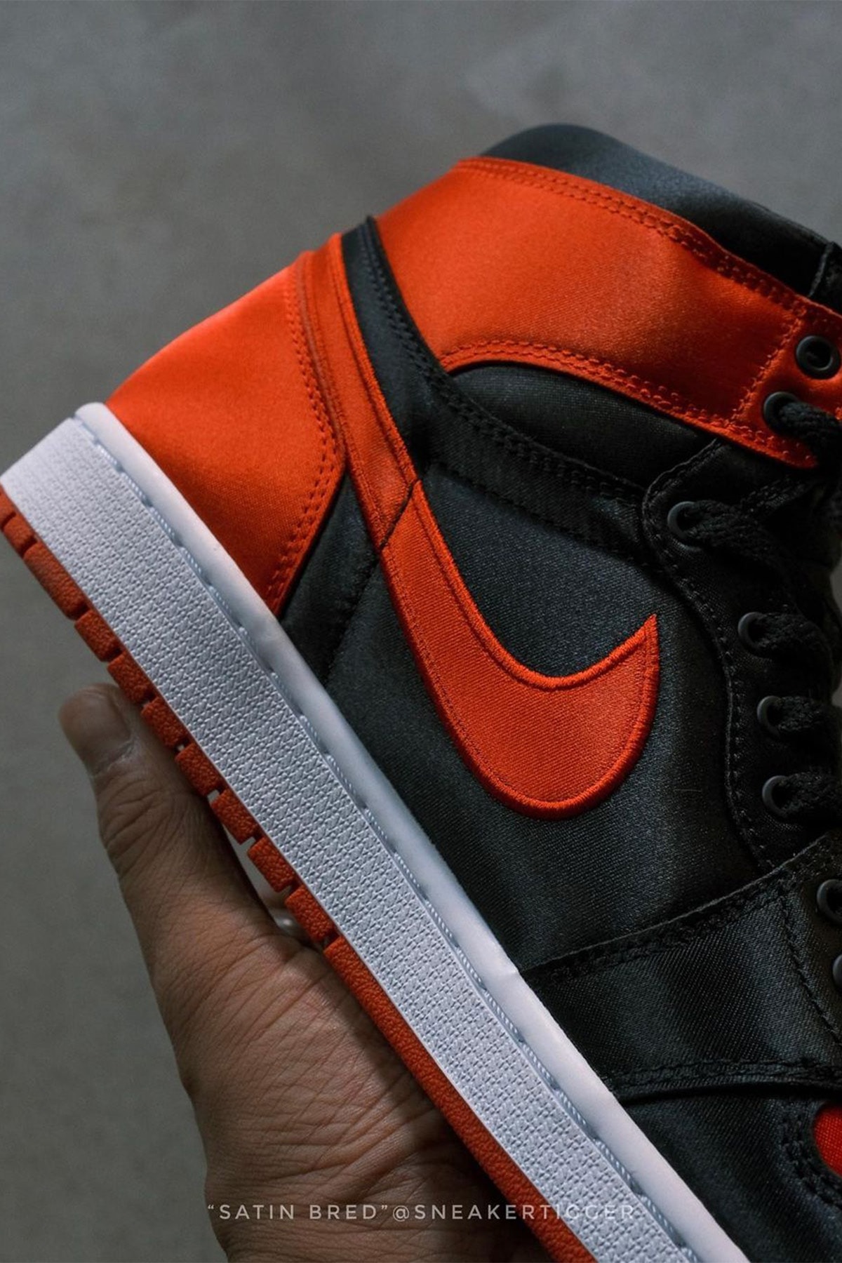 比你的更好看？高級版 Air Jordan 1「Satin Bred」鞋款細節曝光
