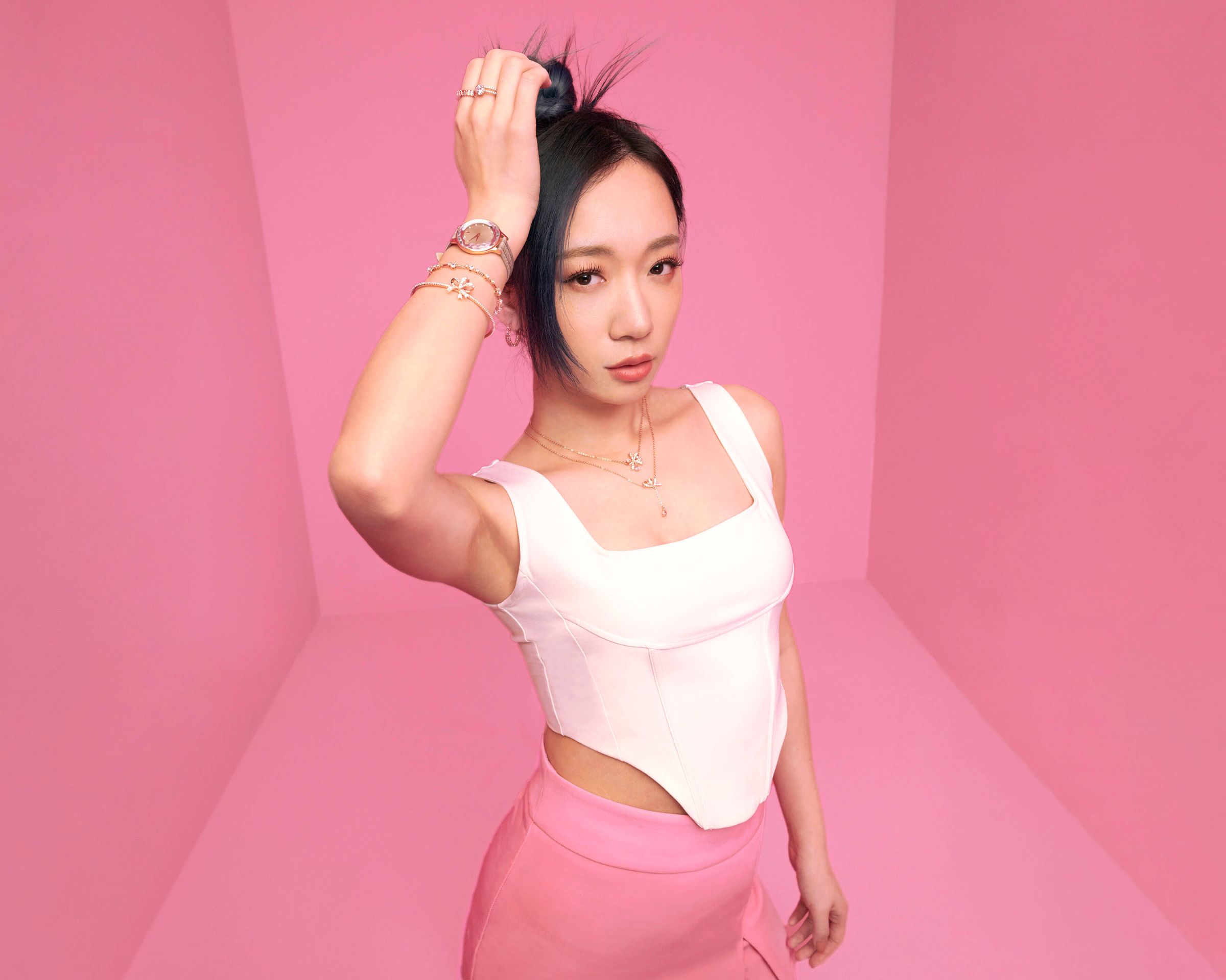 情人節禮物首選！SWAROVSKI攜手Julia吳卓源、Oz