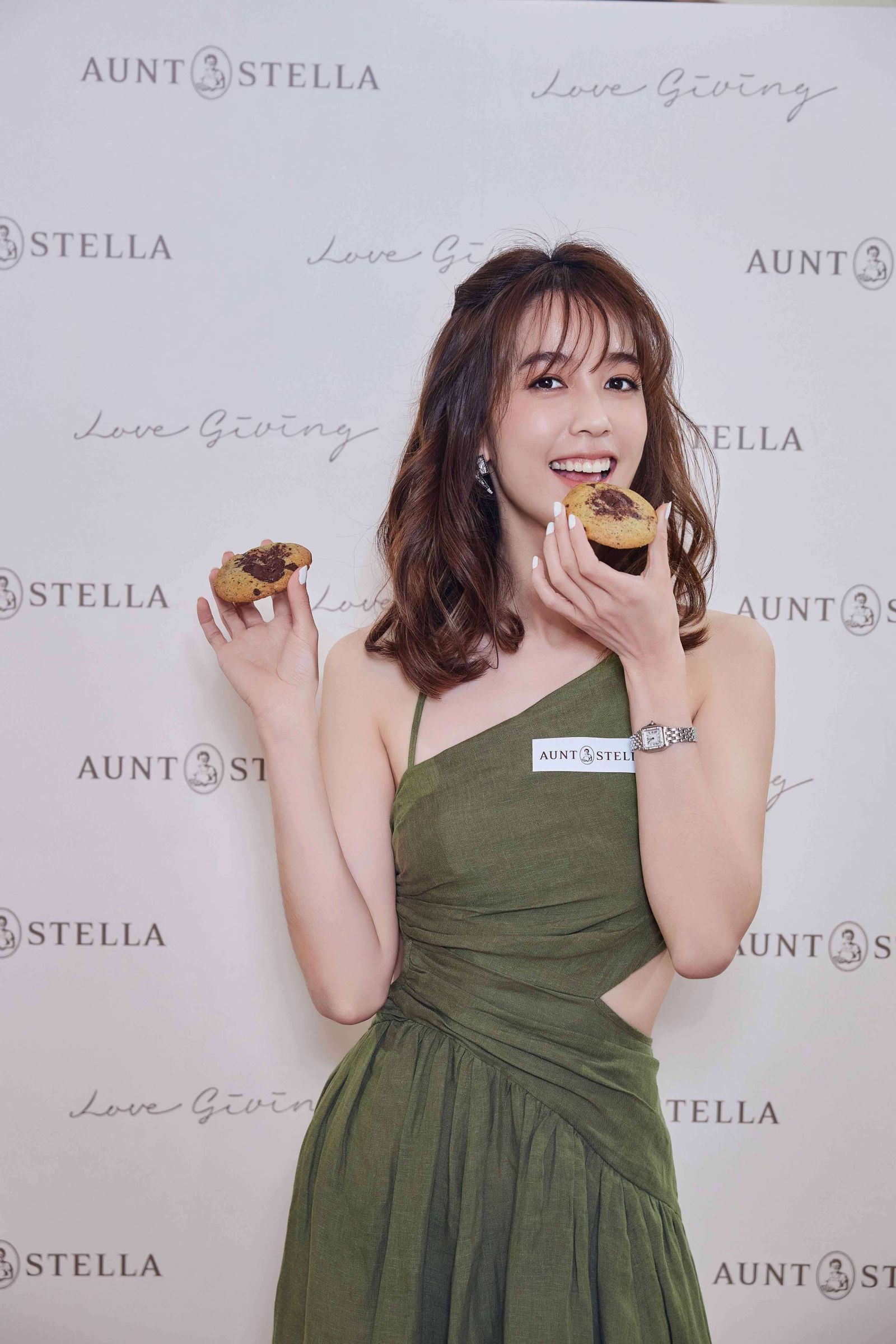 Aunt Stella 首間形象店插旗台北東區！「酒漬櫻桃黑