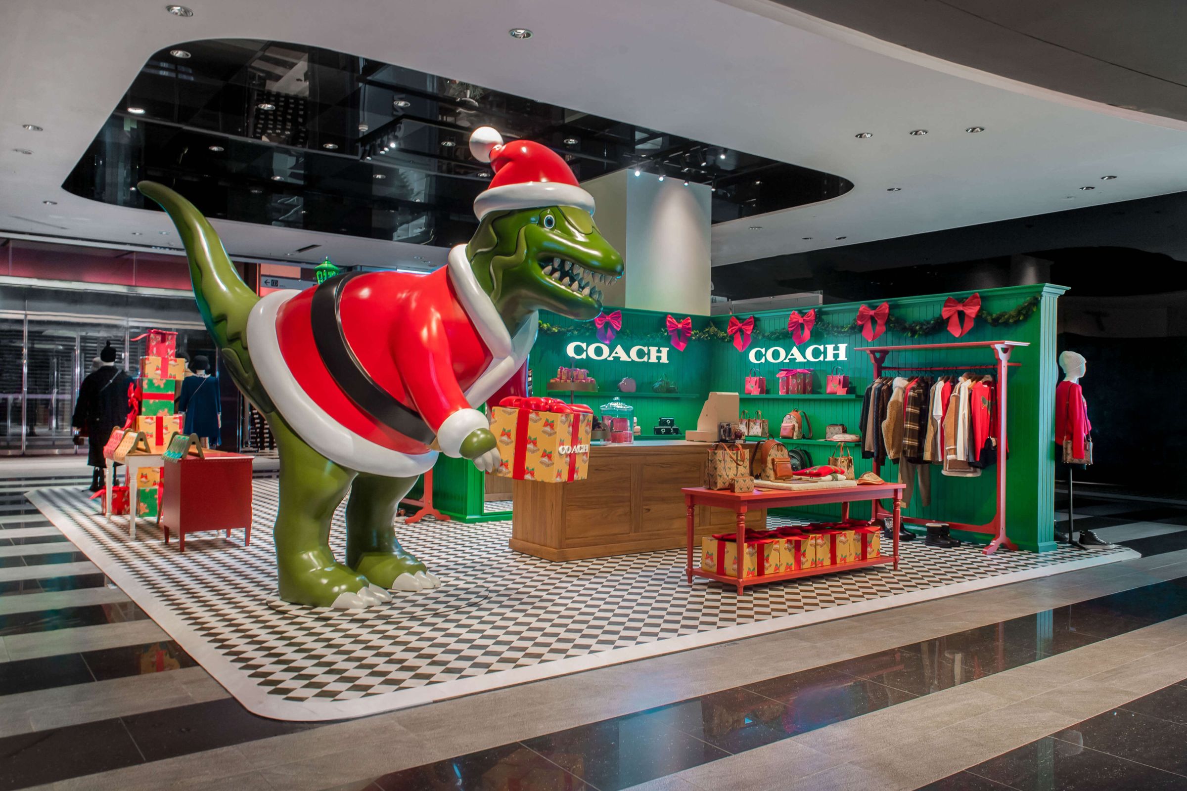 COACH HOLIDAY 限定主題快閃店登場！林依晨、曾敬