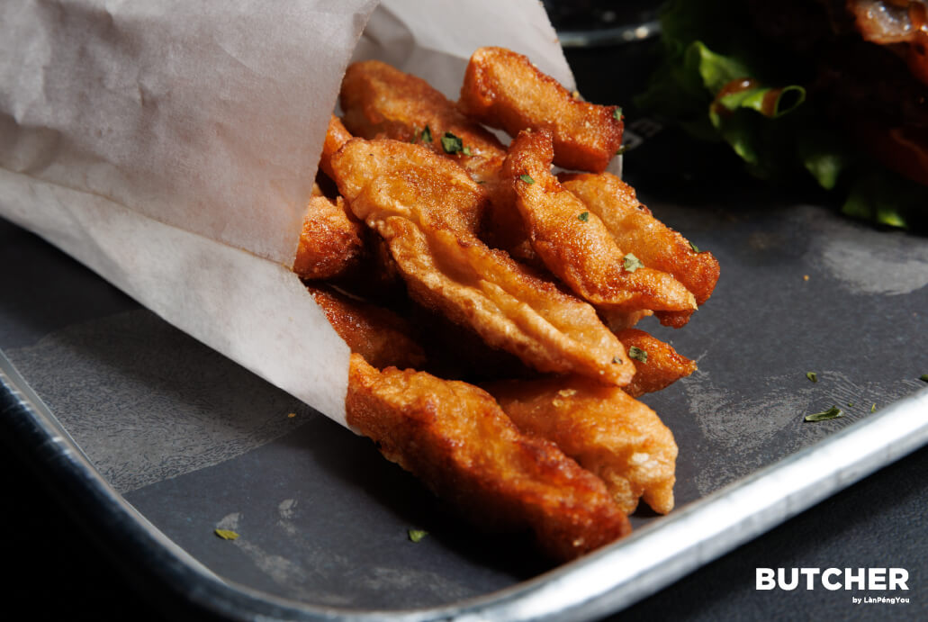 台式牛肉麵變漢堡!屠夫漢堡推出期間限定「清燉半筋半肉牛筋堡」