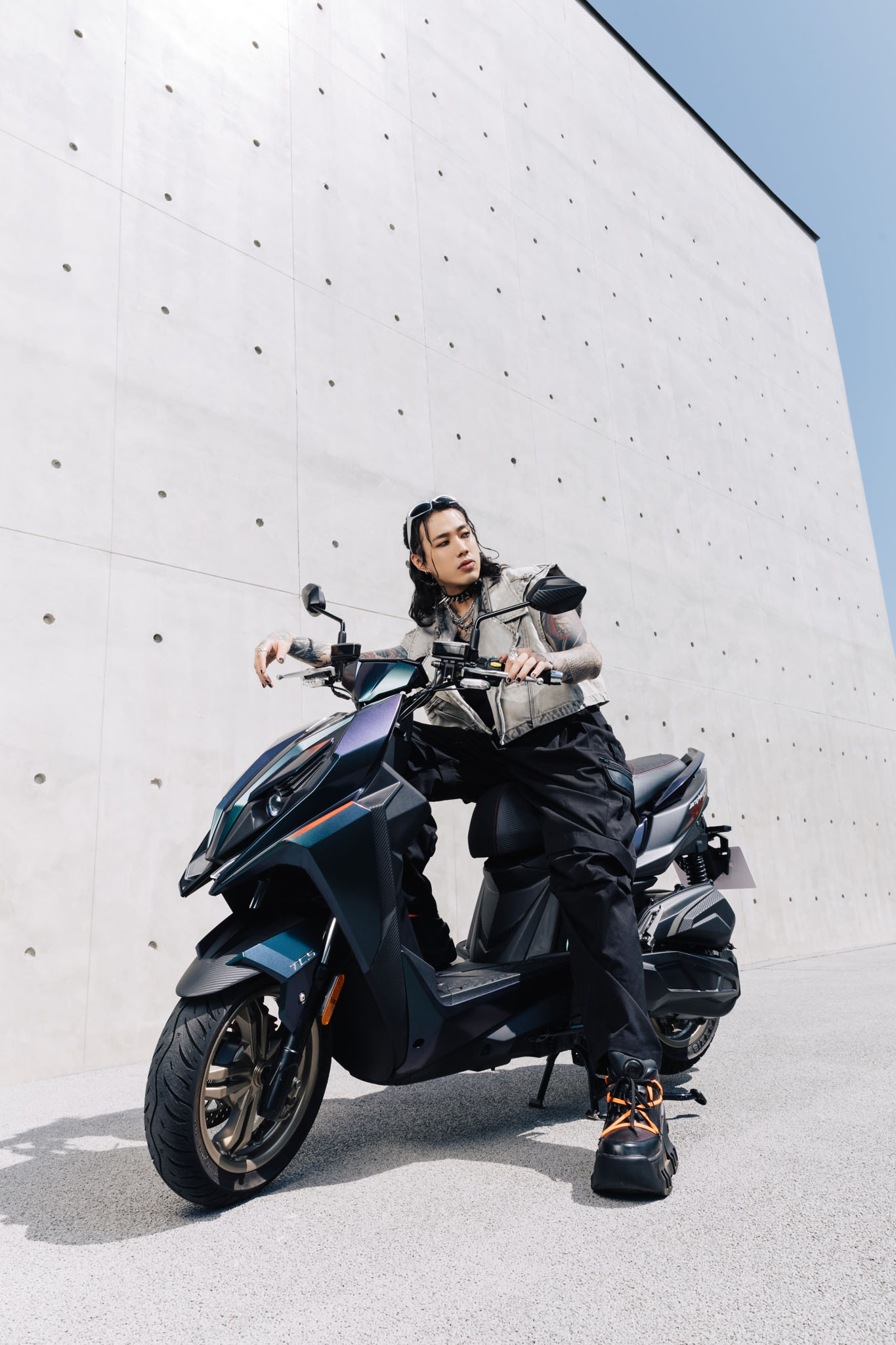 顛覆常態,釋放自我!Marz23騎上KYMCO RCS Mo