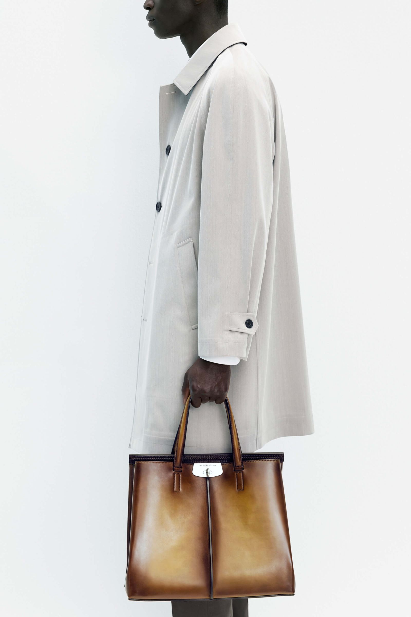 大幅展示異材質的拼接藝術！Berluti 「2024春夏系列