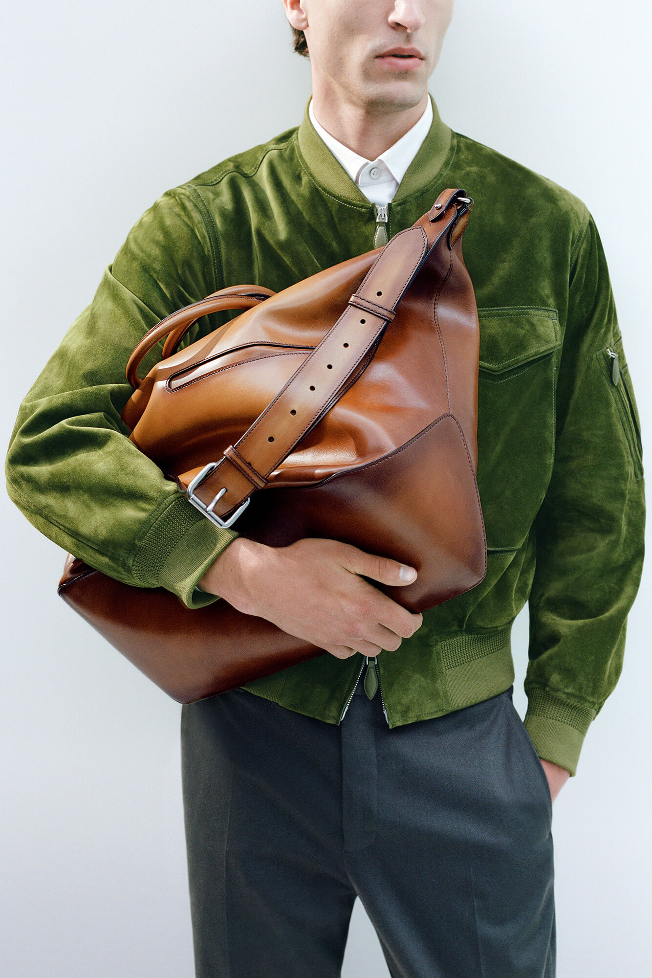 大幅展示異材質的拼接藝術！Berluti 「2024春夏系列