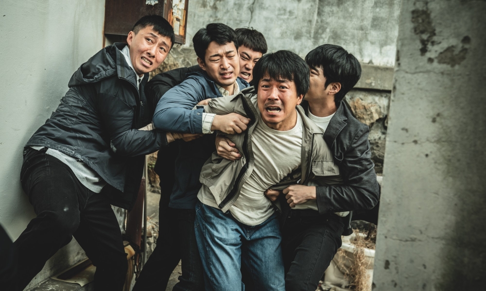 Netflix影集《地獄公使》4大彩蛋解析:外型設計有含義!