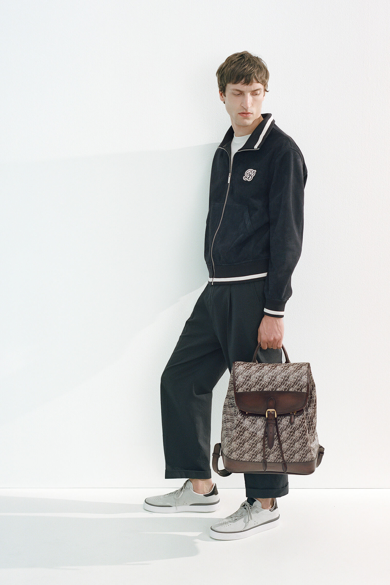 大幅展示異材質的拼接藝術！Berluti 「2024春夏系列
