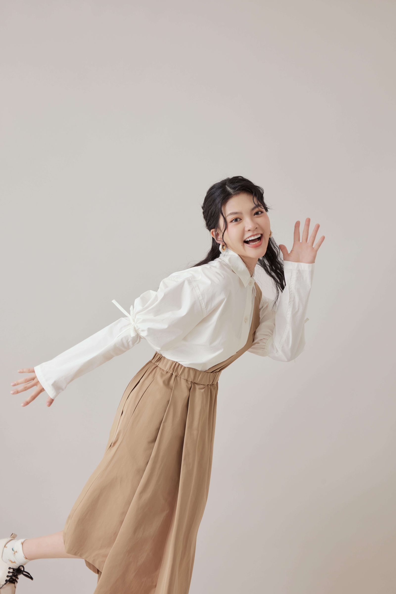 最古靈精怪的創作歌手「許淨淳」全創作EP《淳款不足》全面發行