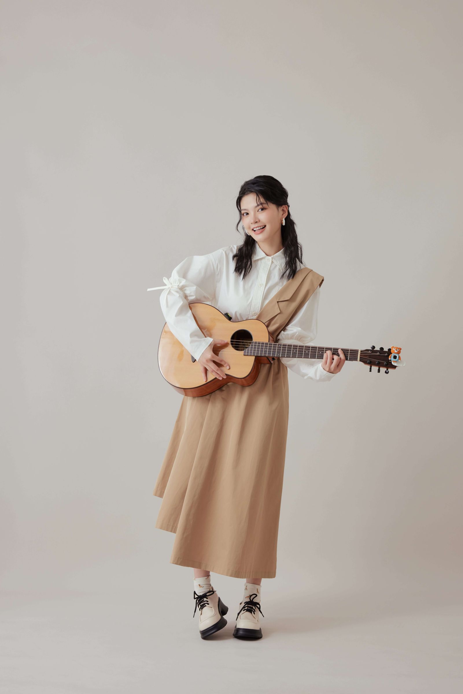 最古靈精怪的創作歌手「許淨淳」全創作EP《淳款不足》全面發行