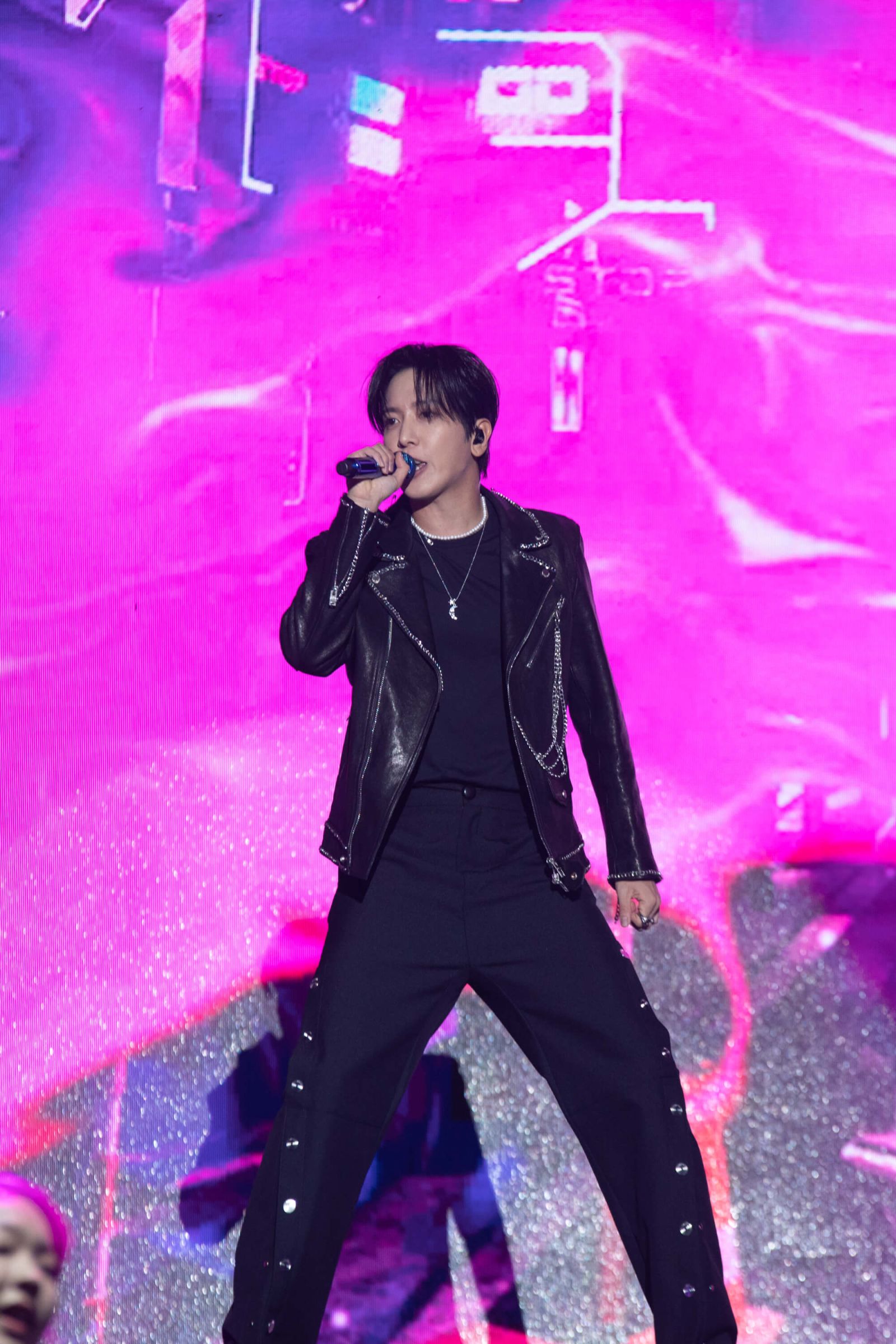 時隔四個月二度登台！「鄭容和」演唱會寵粉嗨唱CNBLUE經典