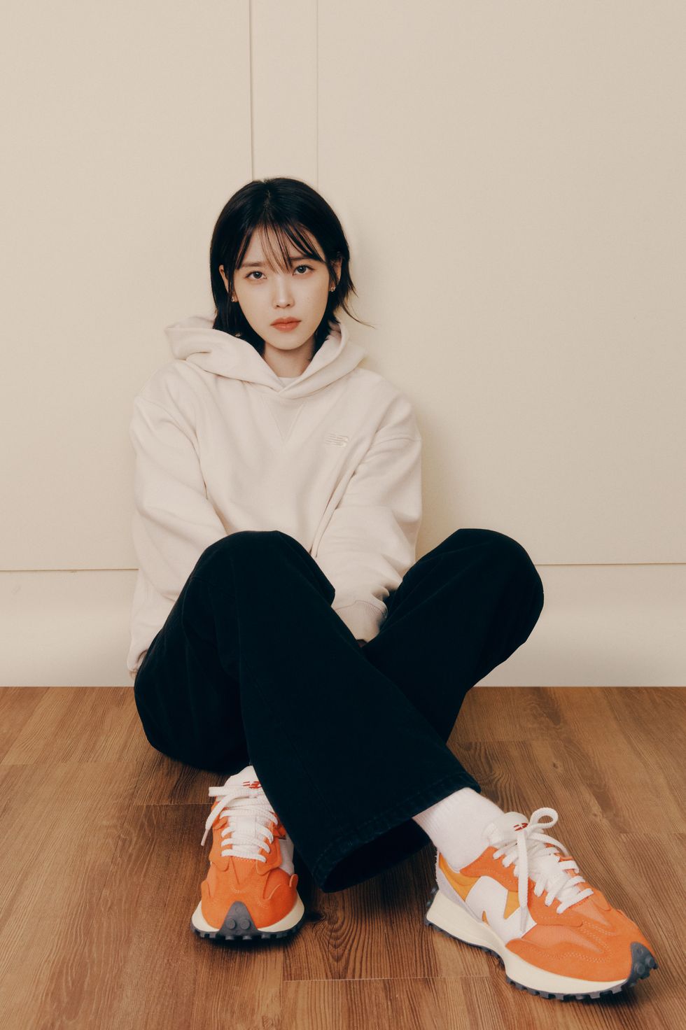演唱會該穿什麼才好？盤點5個 IU 「同款單品」：高彩度編織