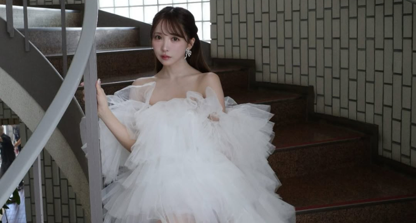 曾嫌棄三上悠亞「玷污」婚紗，新婚人妻遭網友起底也曾拍攝成人片！