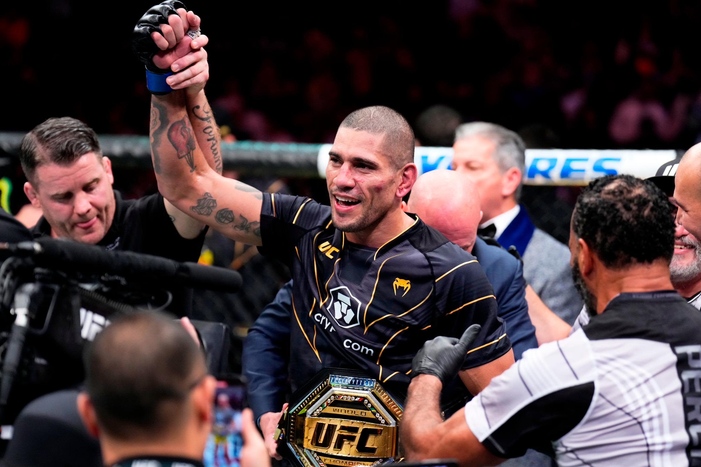 ufc281-alex-pereira-adesanya
